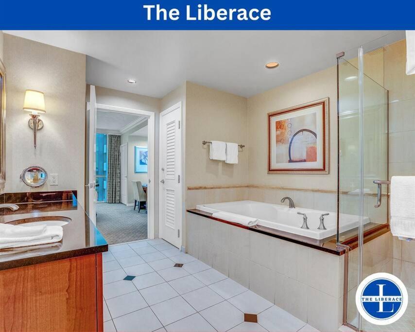 라스베이거스 The Liberace 아파트 호텔 외부 사진